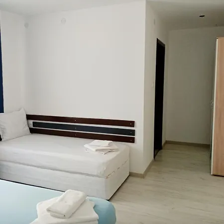 Victoria Apartment *